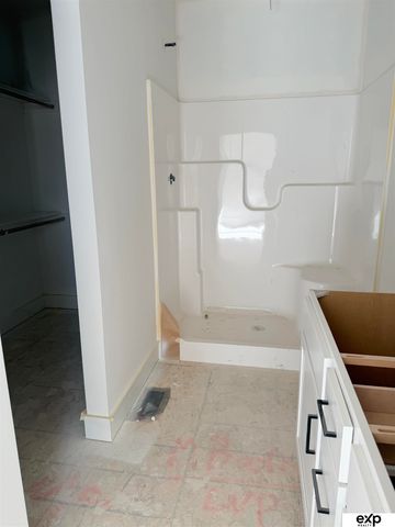 7305 N 11th Street, Lincoln, NE 68521