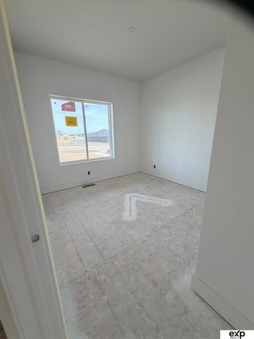 7305 N 11th Street, Lincoln, NE 68521