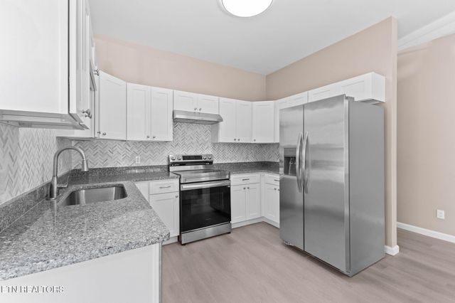 1216 NW Mercer St, Knoxville, TN 37921