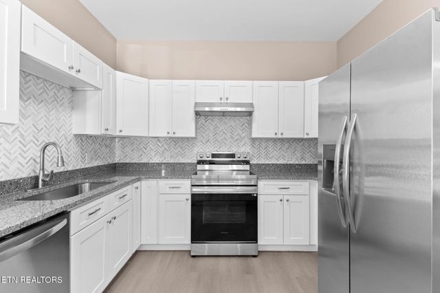 1216 NW Mercer St, Knoxville, TN 37921