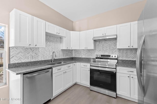 1216 NW Mercer St, Knoxville, TN 37921