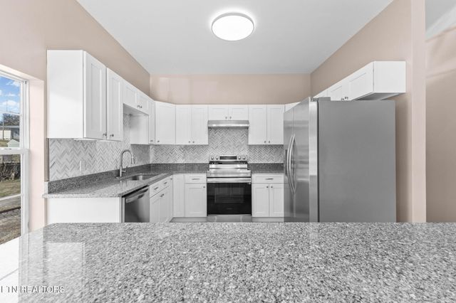 1216 NW Mercer St, Knoxville, TN 37921