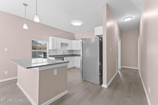 1216 NW Mercer St, Knoxville, TN 37921