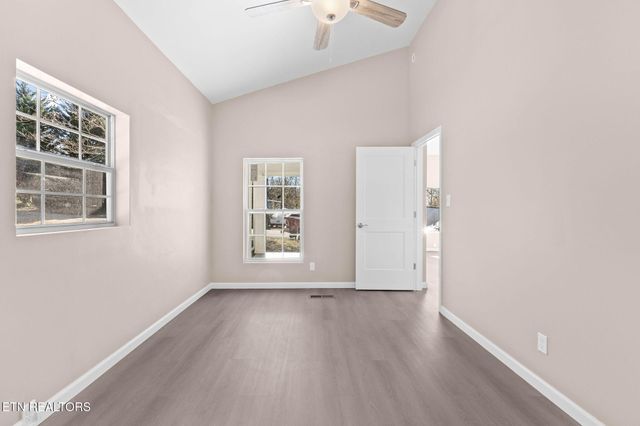 1216 NW Mercer St, Knoxville, TN 37921