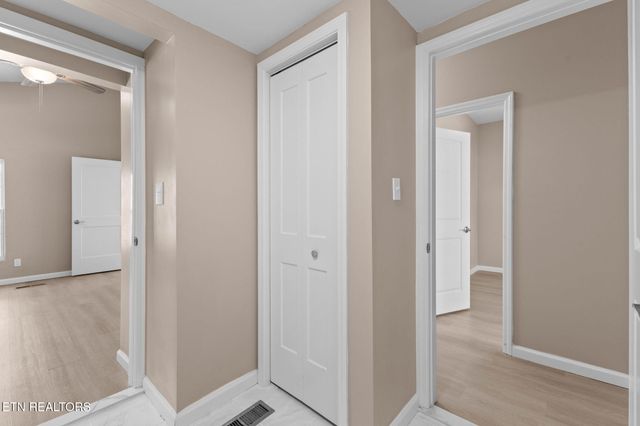 1216 NW Mercer St, Knoxville, TN 37921