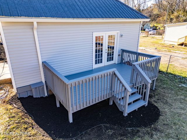 1216 NW Mercer St, Knoxville, TN 37921