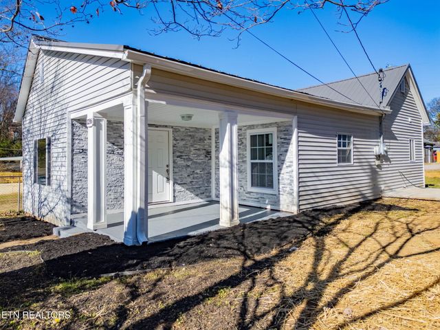 1216 NW Mercer St, Knoxville, TN 37921