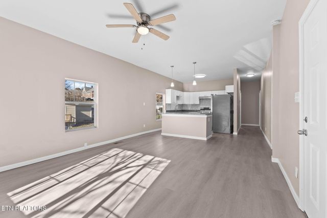 1216 NW Mercer St, Knoxville, TN 37921