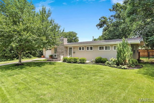948 Volz Drive, Crestwood, MO 63126