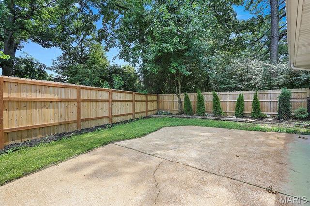 948 Volz Drive, Crestwood, MO 63126