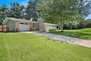 948 Volz Drive, Crestwood, MO 63126