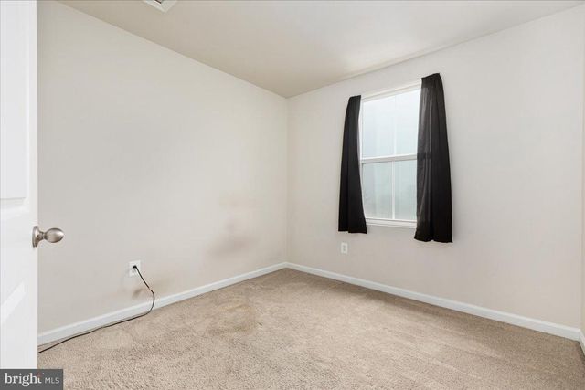 16 CHINCOTEAGUE LN, Martinsburg, WV 25403