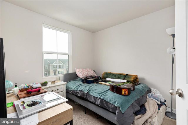 16 CHINCOTEAGUE LN, Martinsburg, WV 25403