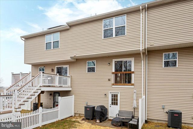 16 CHINCOTEAGUE LN, Martinsburg, WV 25403