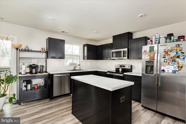 16 CHINCOTEAGUE LN, Martinsburg, WV 25403