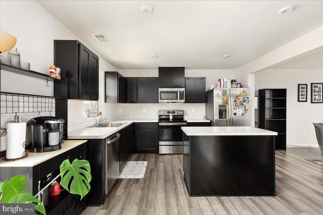 16 CHINCOTEAGUE LN, Martinsburg, WV 25403