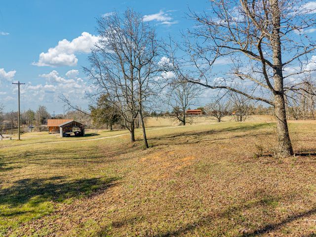 8585 Fox Hill Dr, Baxter, TN 38544