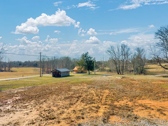 8585 Fox Hill Dr, Baxter, TN 38544