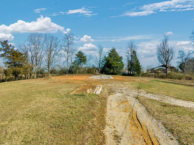 8585 Fox Hill Dr, Baxter, TN 38544