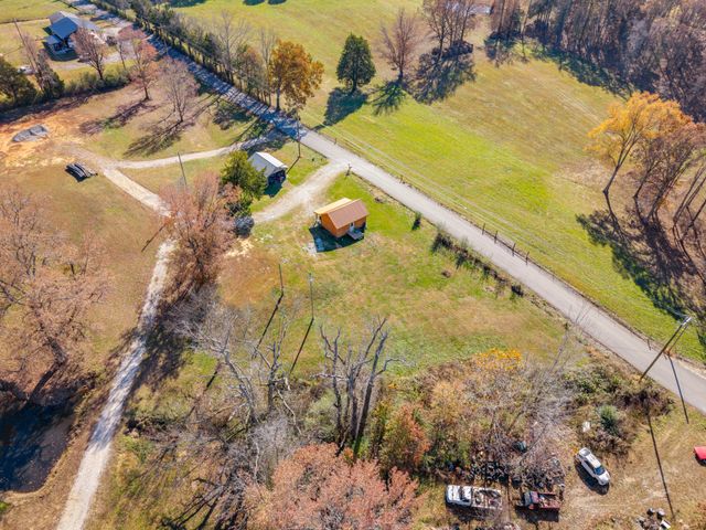 8585 Fox Hill Dr, Baxter, TN 38544