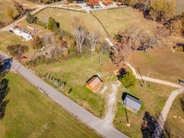 8585 Fox Hill Dr, Baxter, TN 38544