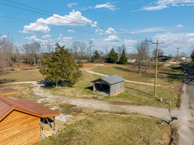 8585 Fox Hill Dr, Baxter, TN 38544
