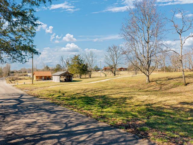 8585 Fox Hill Dr, Baxter, TN 38544