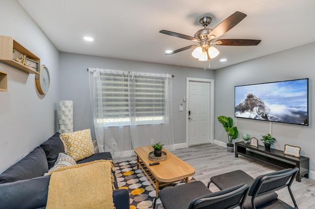 1051 SW 32nd Court 1, Fort Lauderdale, FL 33315