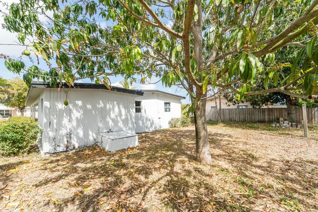 1815 Hillcrest Drive, Lake Worth Beach, FL 33461