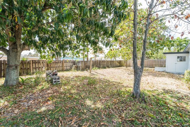 1815 Hillcrest Drive, Lake Worth Beach, FL 33461