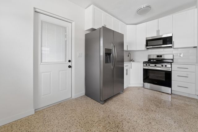 1815 Hillcrest Drive, Lake Worth Beach, FL 33461