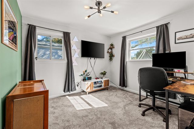 985 E Jarvis Avenue, Hazel Park, MI 48030