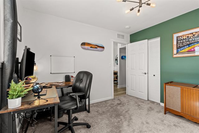 985 E Jarvis Avenue, Hazel Park, MI 48030