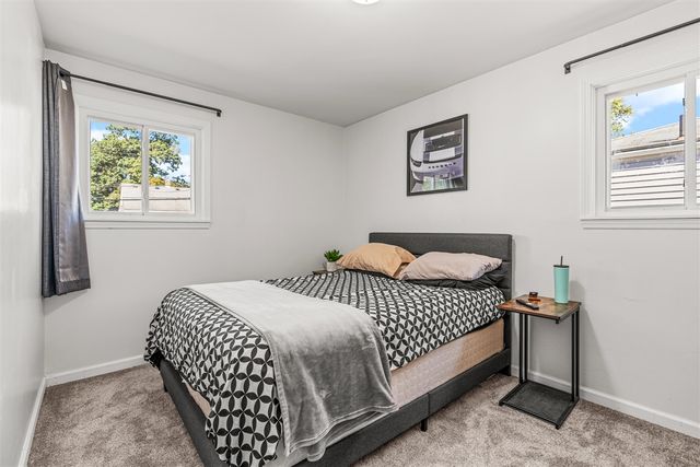 985 E Jarvis Avenue, Hazel Park, MI 48030