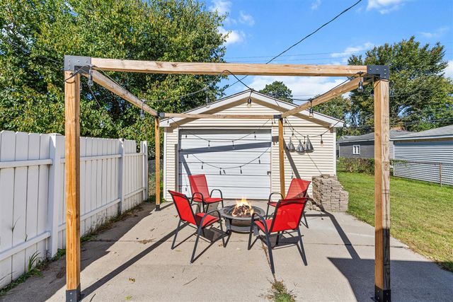 985 E Jarvis Avenue, Hazel Park, MI 48030