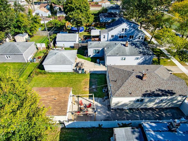 985 E Jarvis Avenue, Hazel Park, MI 48030