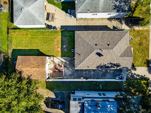 985 E Jarvis Avenue, Hazel Park, MI 48030