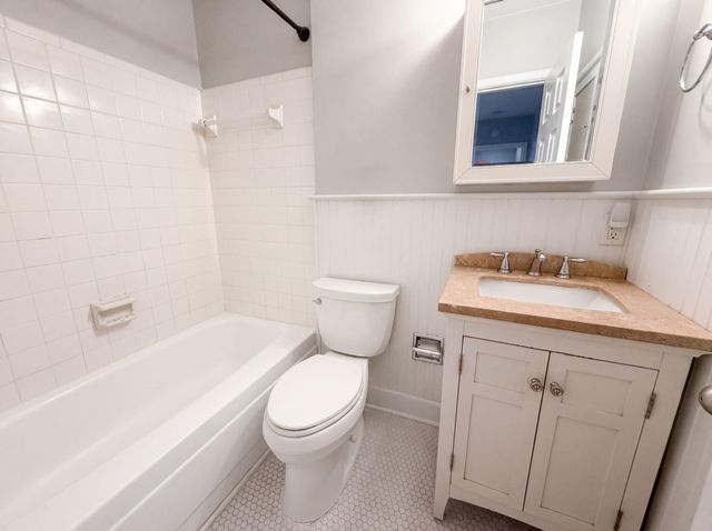 170 Queen Street, Charleston, SC 29401