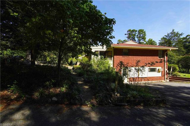 3425 Pine Valley Road, High Point, NC 27265
