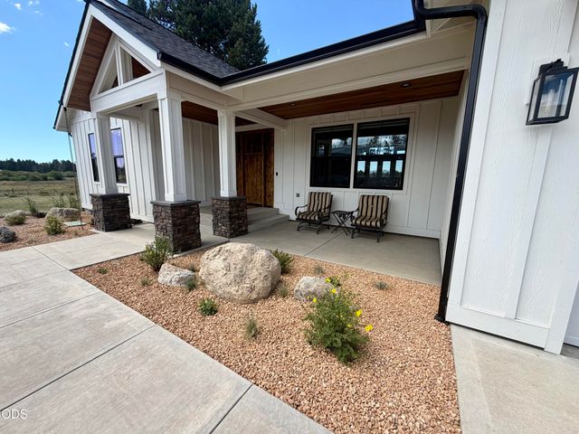 16768 Sandy Court, La Pine, OR 97739