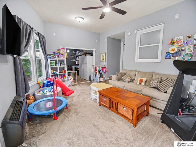 6132 Huntington Avenue, Lincoln, NE 68507