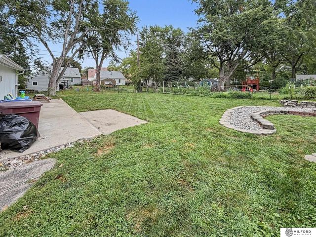 6132 Huntington Avenue, Lincoln, NE 68507