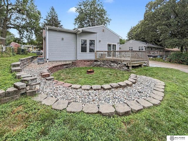 6132 Huntington Avenue, Lincoln, NE 68507