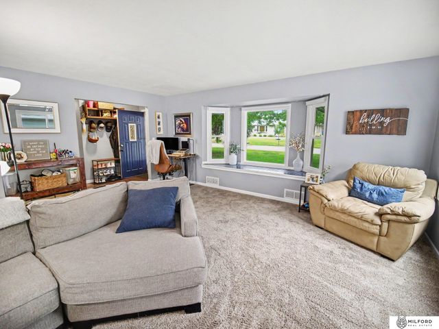 6132 Huntington Avenue, Lincoln, NE 68507