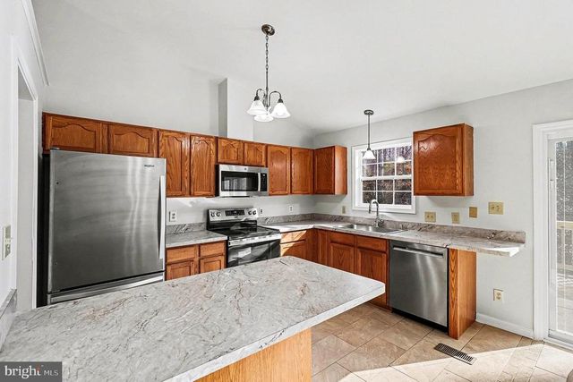 7200 CLOVERHILL RD, Spotsylvania, VA 22551