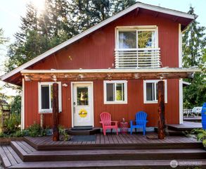 17148 Russian Hill Lane SE, Rainier, WA 98576