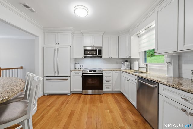 3 Bayberry Drive, Brookfield, CT 06804