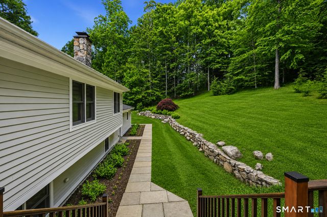 3 Bayberry Drive, Brookfield, CT 06804