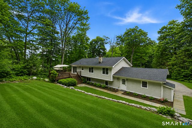 3 Bayberry Drive, Brookfield, CT 06804