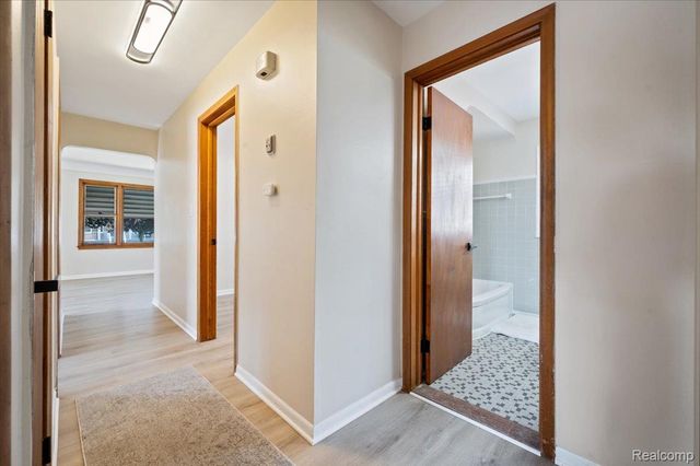 1760 Sycamore Street, Wyandotte, MI 48192